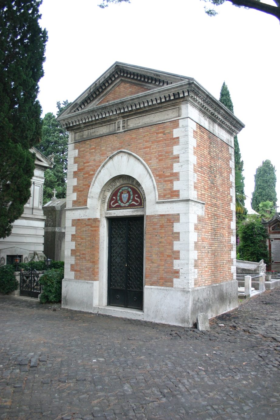 Guido%20Bacceli%27s%20tomb%2C%20Cimitero%20del%20Verano%2C%20Rome%20-%2001.JPG